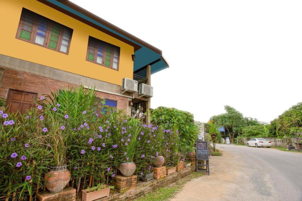Oyo 1155 Bikers House And Enduro Tours Chiang Mai Hotel Kültér fotó
